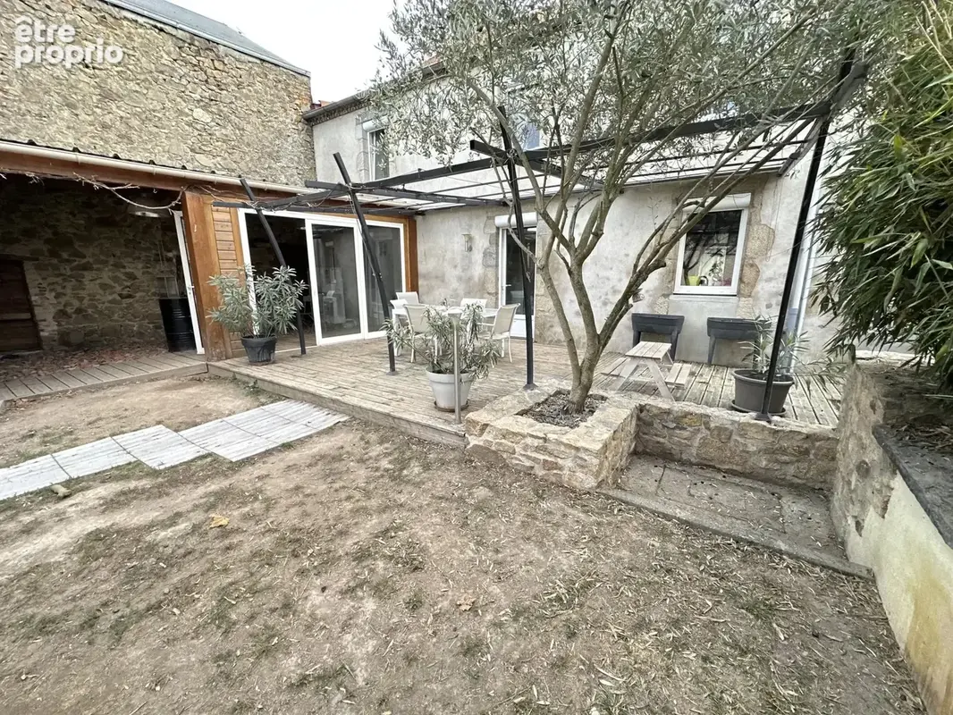 Maison de caractère de 181 m² à Saint-Sauveur, rénovée, avec grenier à finir d'aménager - photo 3