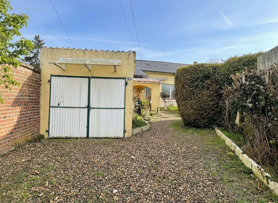 Maison à LANDIFAY-ET-BERTAIGNEMONT