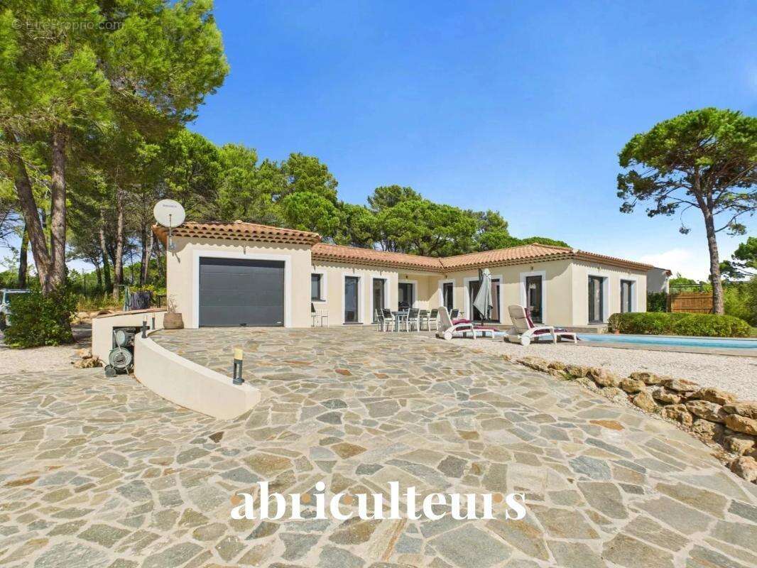 Belle villa contemporaine/vue panoramique en vente à Bagnols-en-Forêt (83600) - photo 15