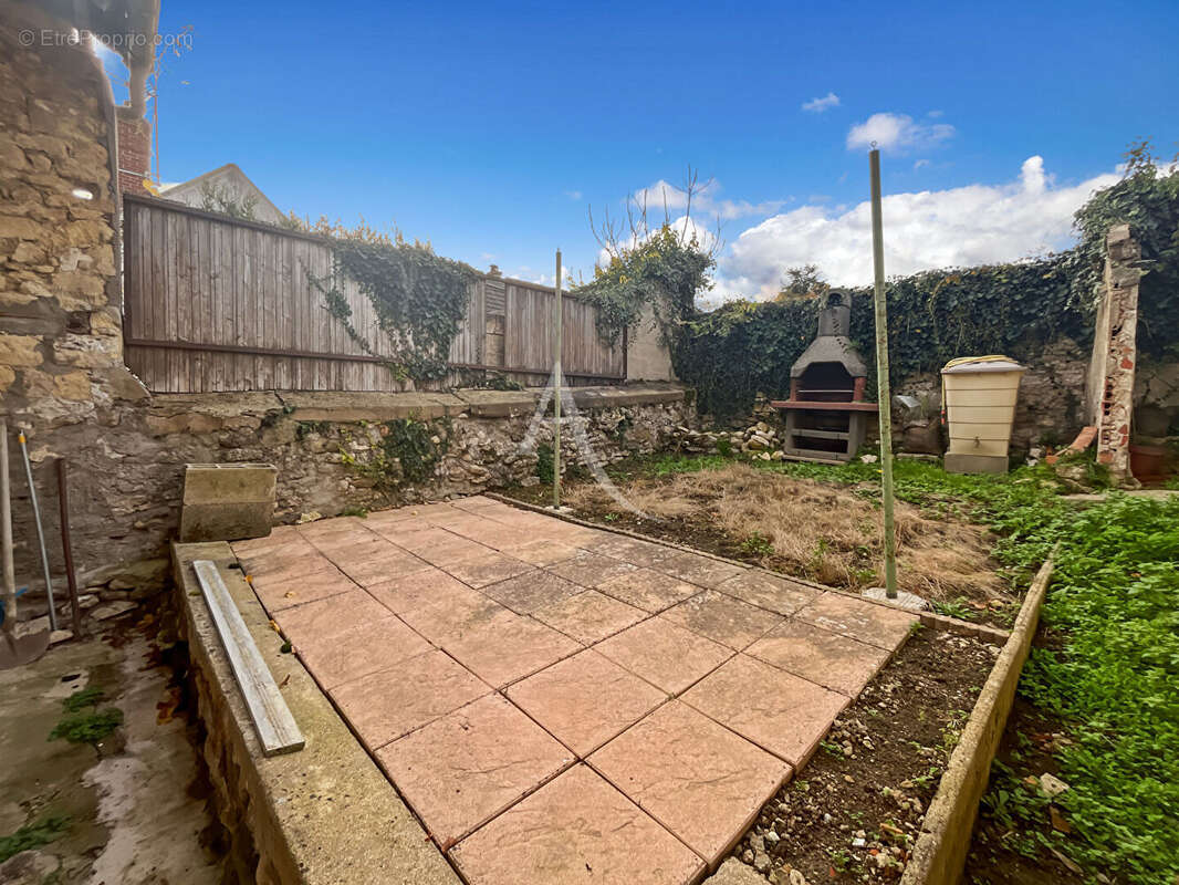 Maison à GAILLON-SUR-MONTCIENT