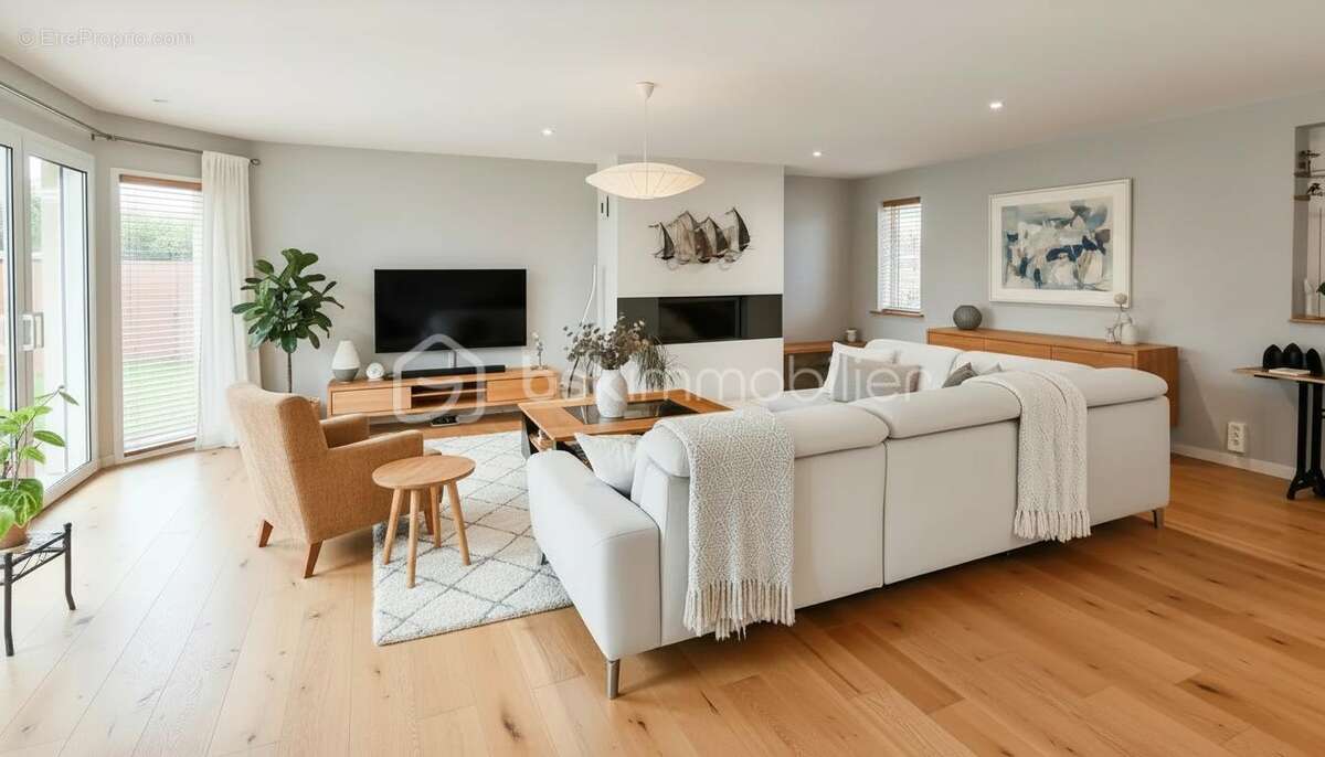 Maison familiale de 223m² en plein coeur de Bréal sous Montfort - photo 2