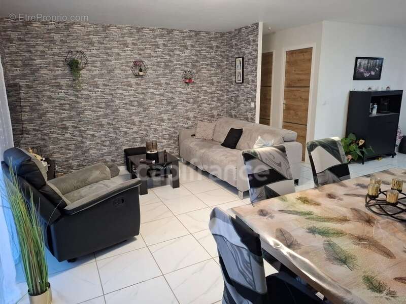 Maison à SAINTE-ANASTASIE-SUR-ISSOLE