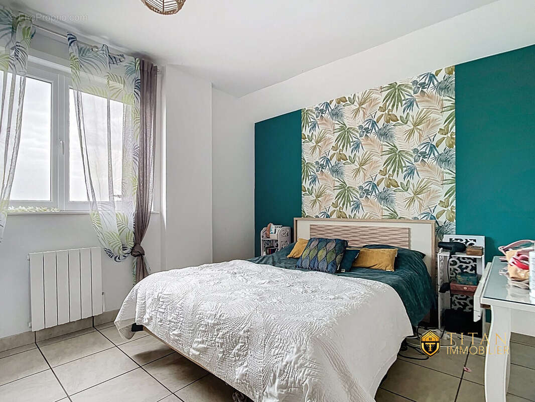 Maison individuelle 3 chambres, garage, jardin et local loué à Oye-plage - Maison à OYE-PLAGE