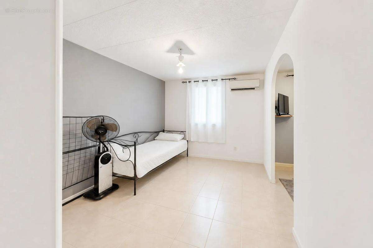 Maison de 6 pièces - 4 chambres de 155 m² à Chéroy - photo 5