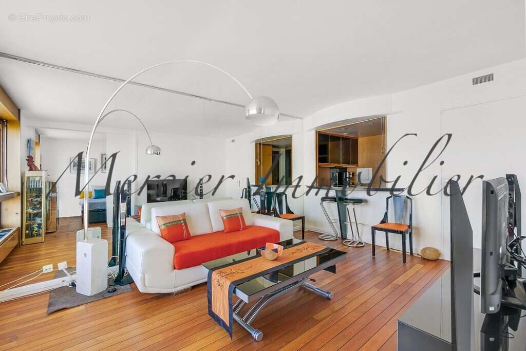 Appartement à PARIS-15E