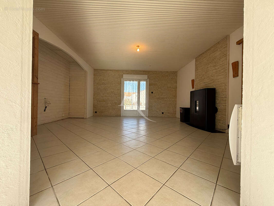 Maison à SAINT-MAIXENT-SUR-VIE