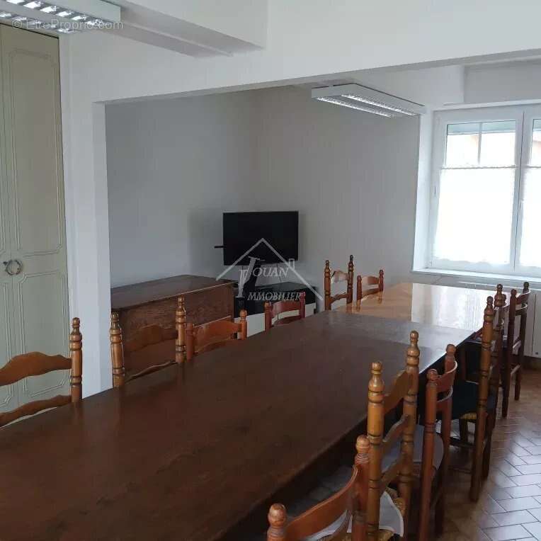 Appartement à TRETEAU