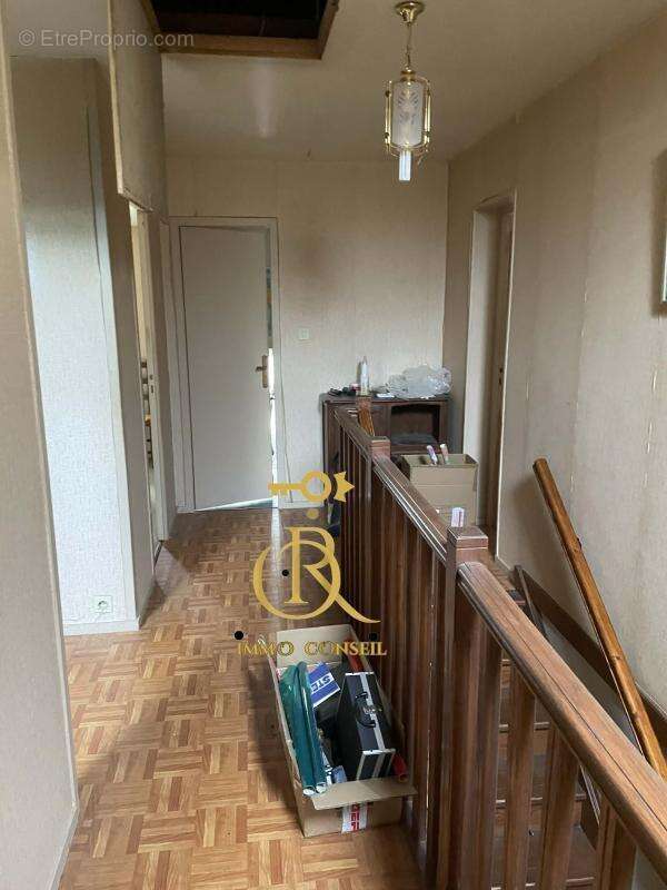 Maison à DURDAT-LAREQUILLE