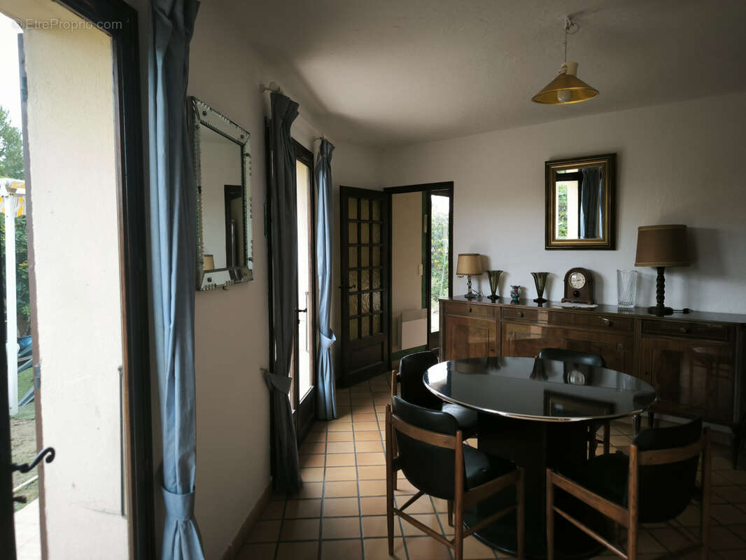 Maison à SAINT-LAURENT-DE-LA-SALANQUE