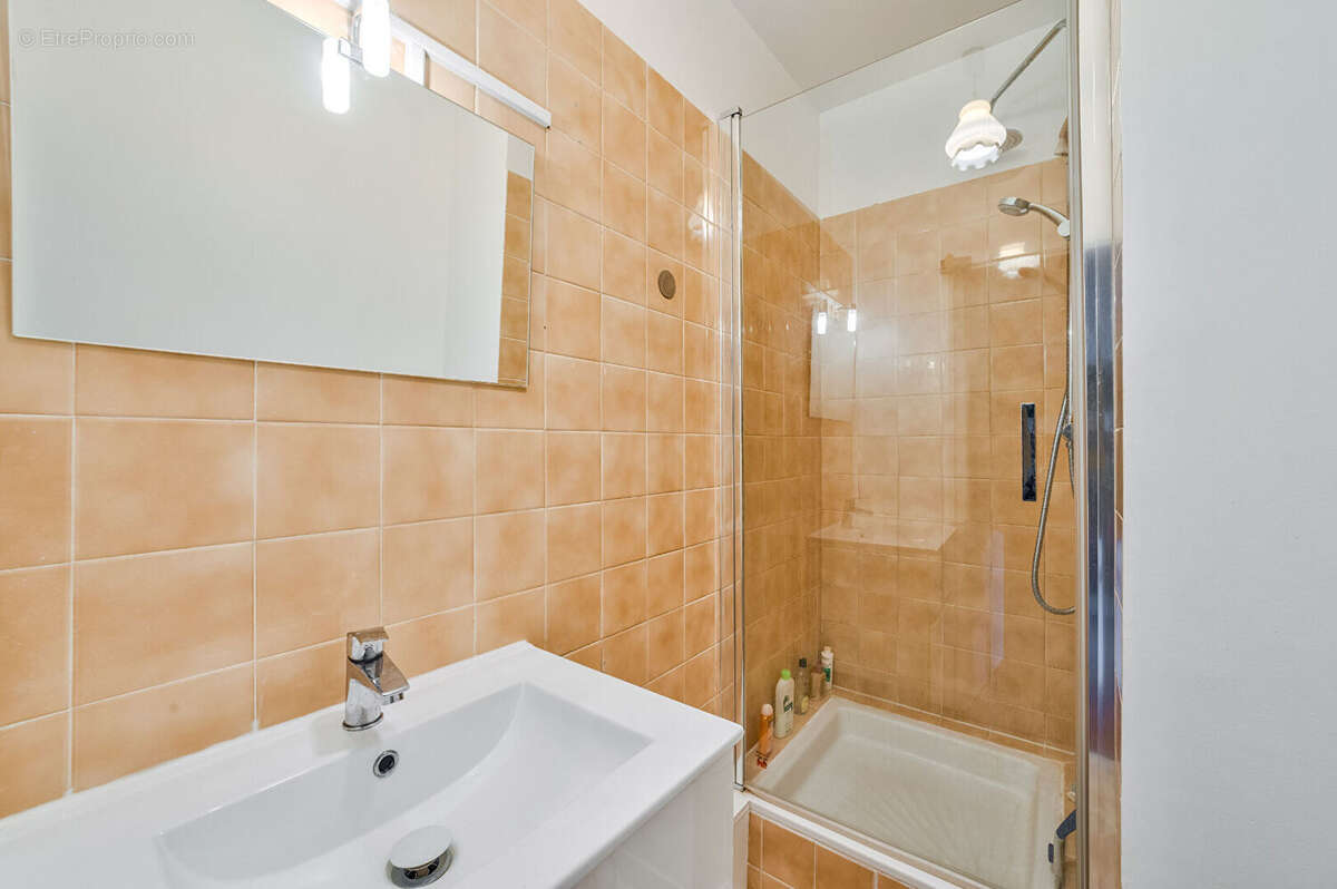 Commerce à ISSY-LES-MOULINEAUX