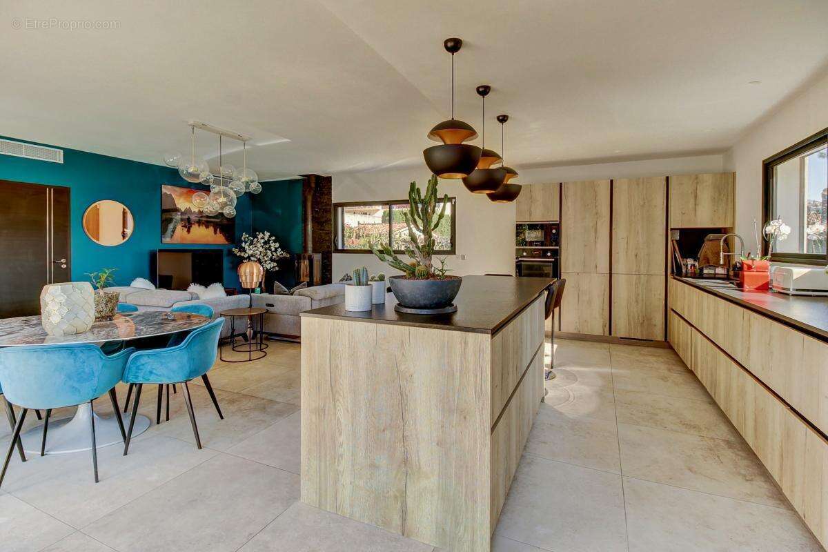 Maison à LA COLLE-SUR-LOUP