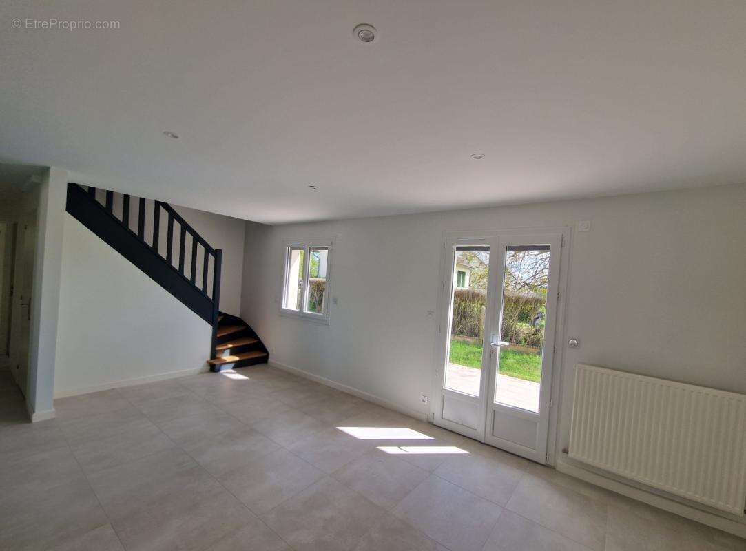 Maison entièrement rénovée 5 pièces CHATEAUDUN (28) - photo 2
