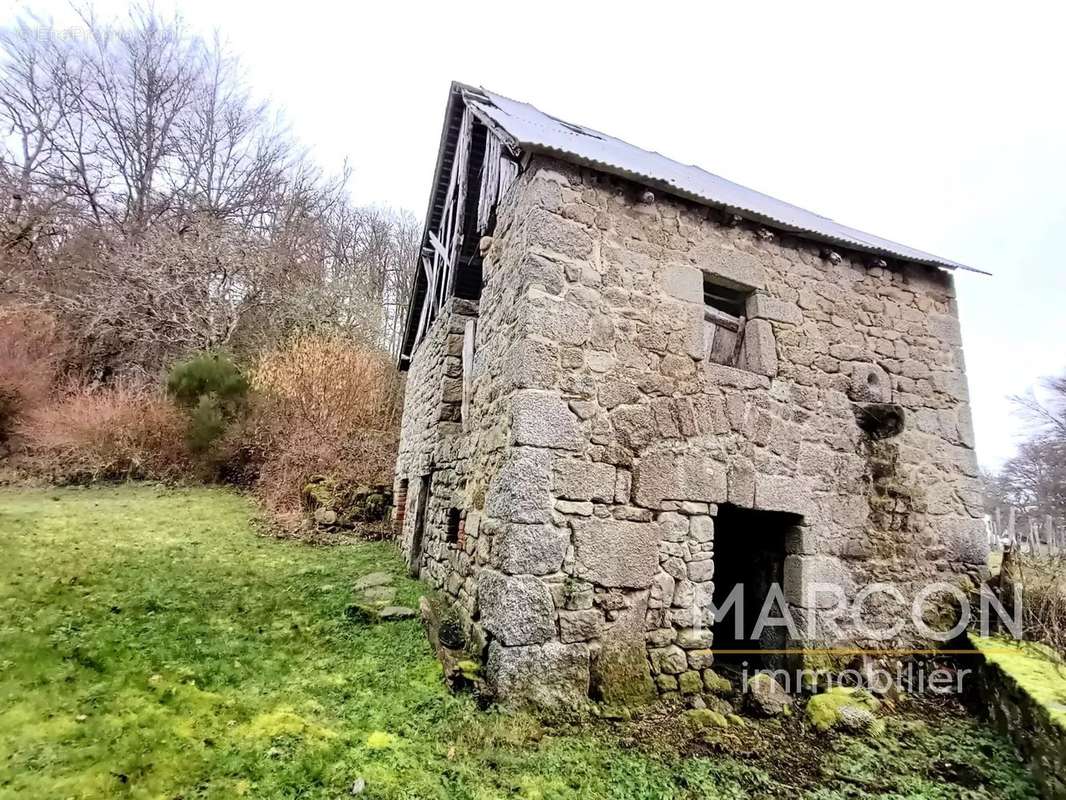 Maison à SAINT-MERD-LA-BREUILLE