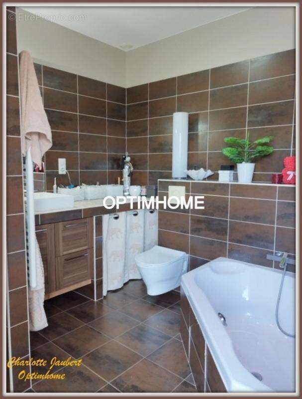 Elegante maison contemporaine + piscine proche de la ROCHE CHALAIS (24) - photo 27