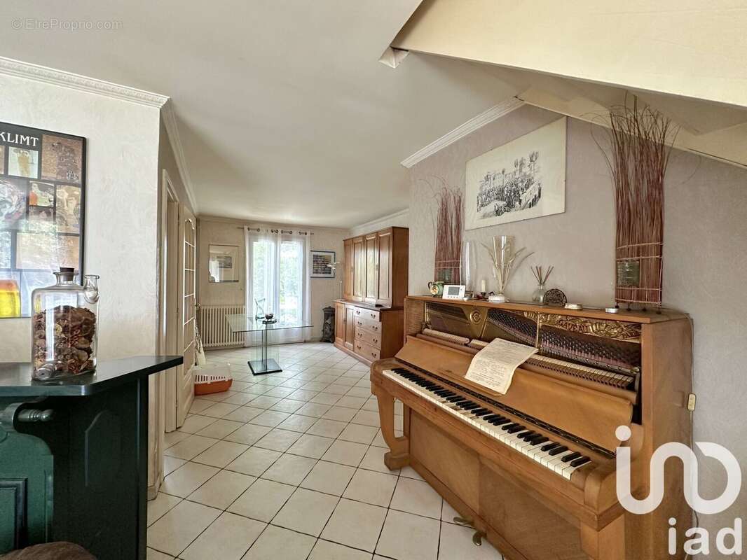 Photo 8 - Maison à THIERS-SUR-THEVE