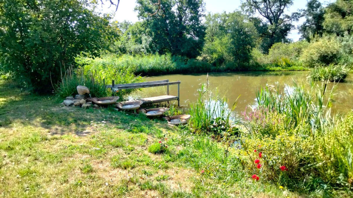 LAC - Maison à PRESSAC