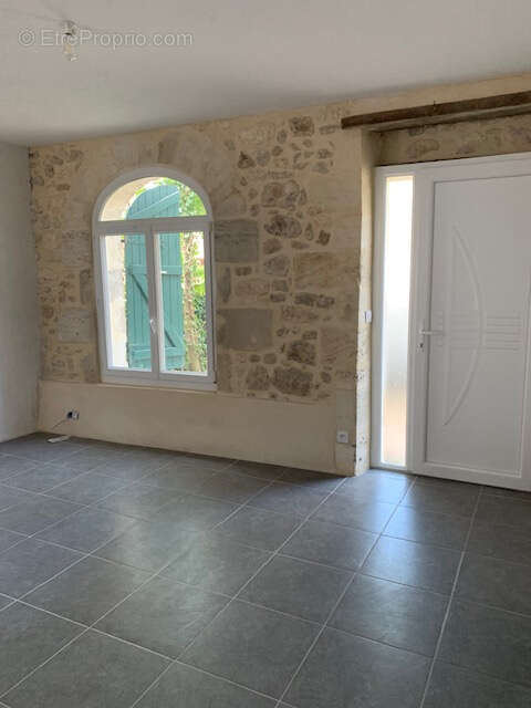 Maison à JAU-DIGNAC-ET-LOIRAC