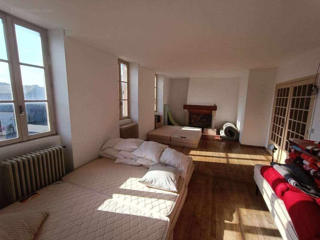 Grande maison avec garage - Salles-Curan - photo 14