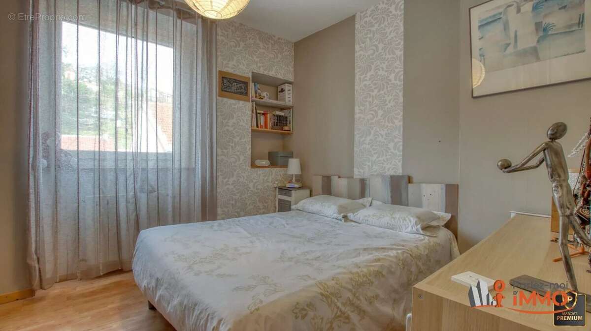 Appartement à SAINT-JEAN-BONNEFONDS