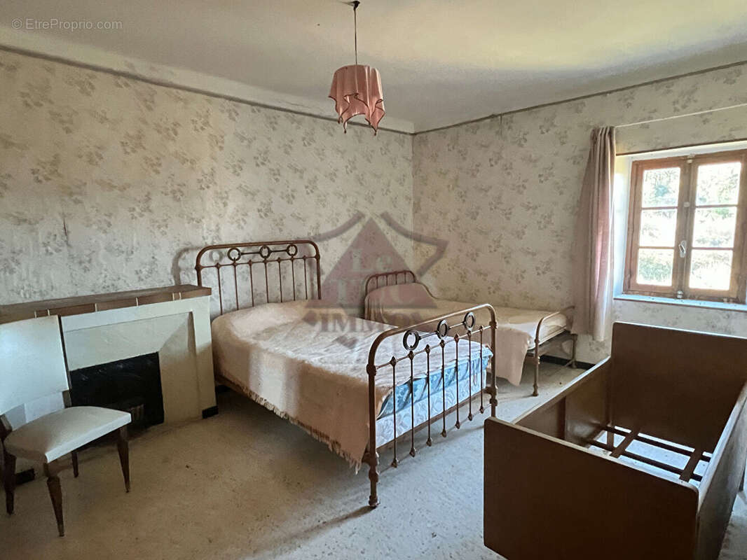 Maison à SAINT-FLORENT-SUR-AUZONNET