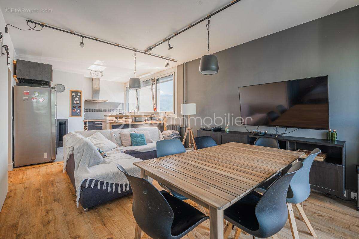 Appartement à SEYNOD