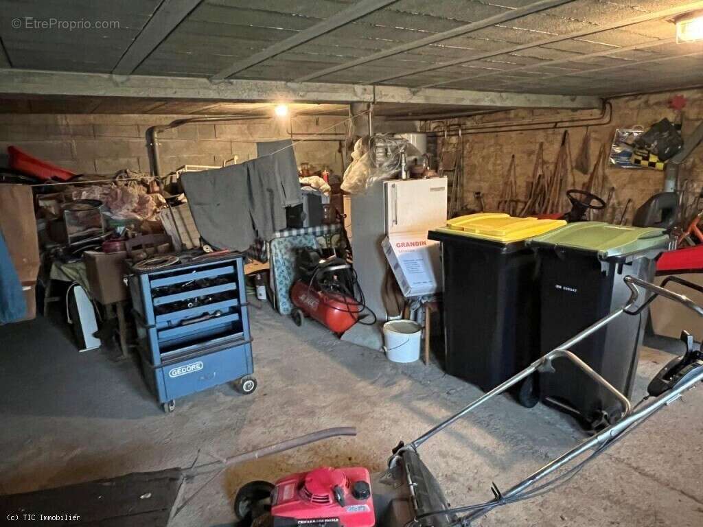 Maison à NANTEUIL-EN-VALLEE