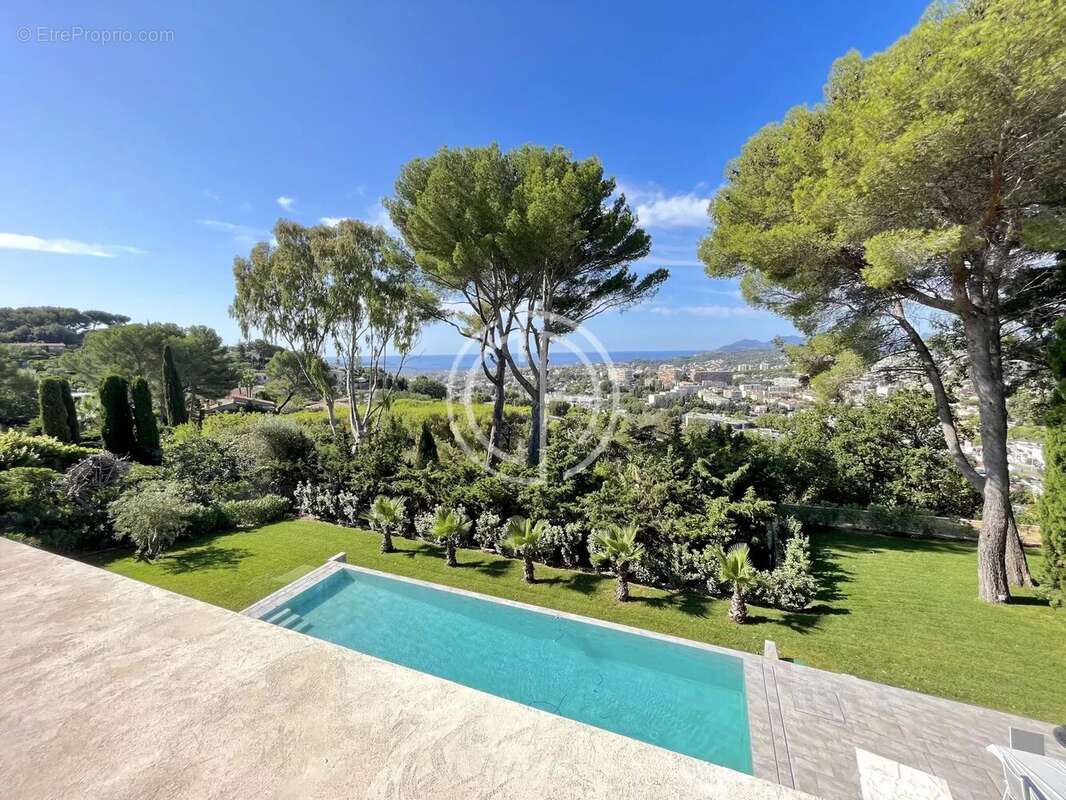 Maison à MOUGINS