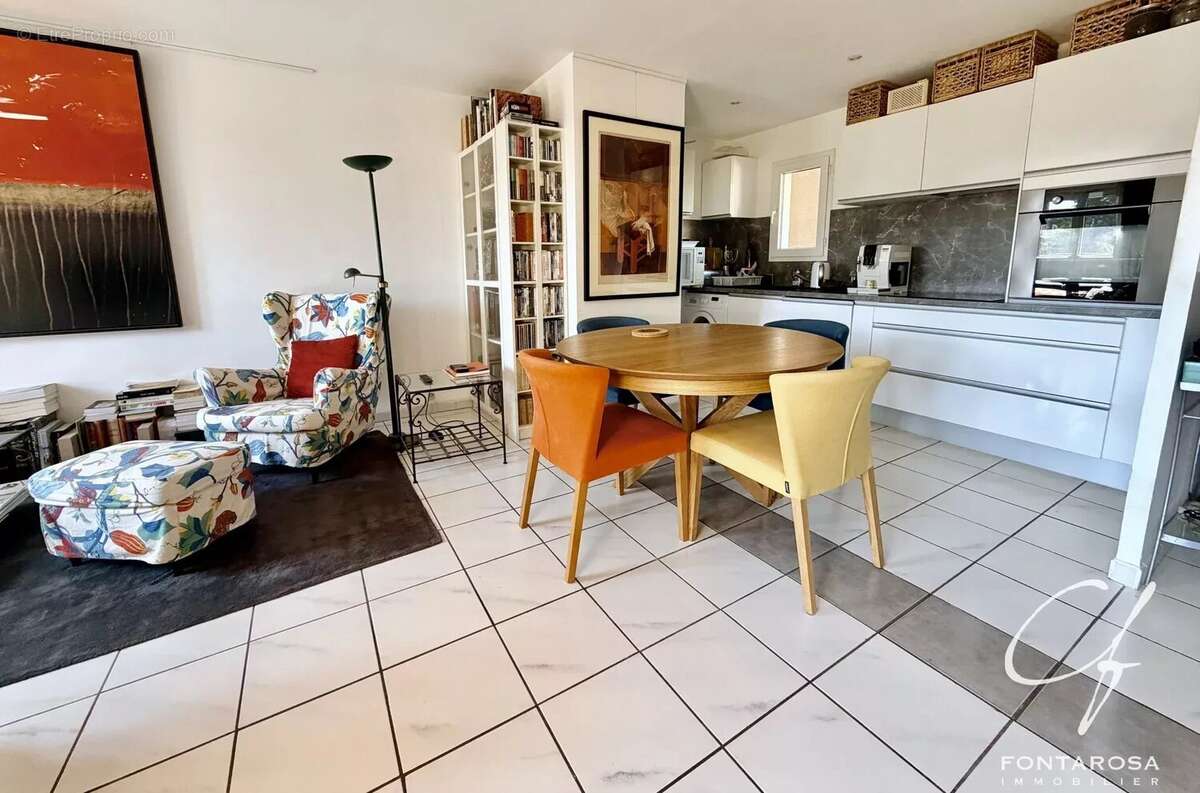 Saint-Raphaël – Valescure : agréable 3 pièces traversant avec loggia, garage et piscine - photo 4