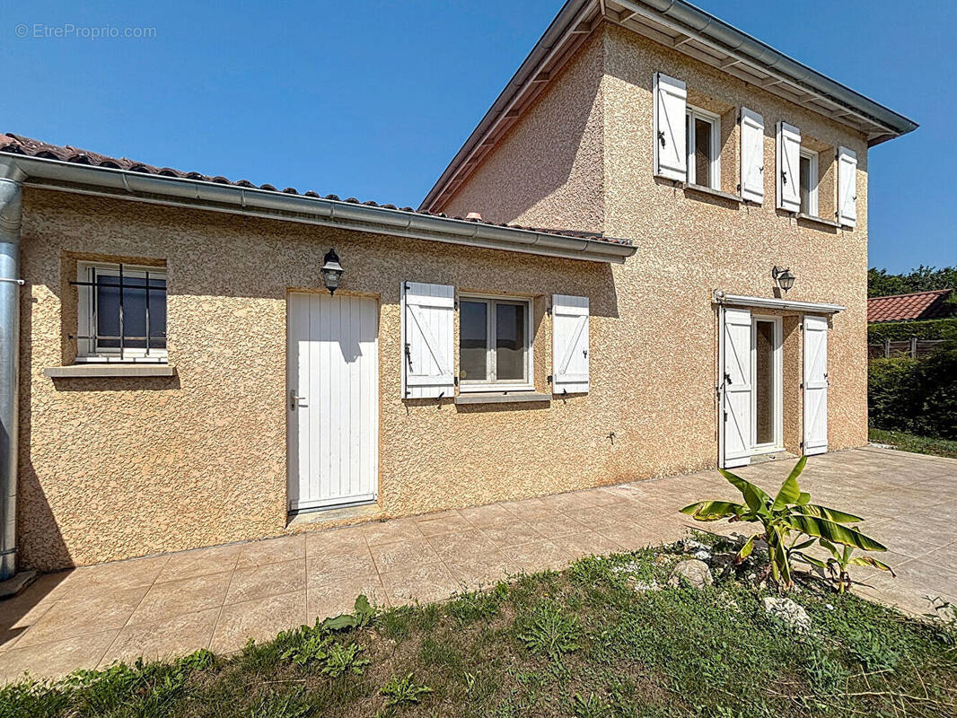 Maison à SAINT-VULBAS