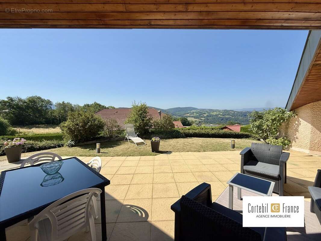 Maison 216 m² à Cruseilles  - photo 4