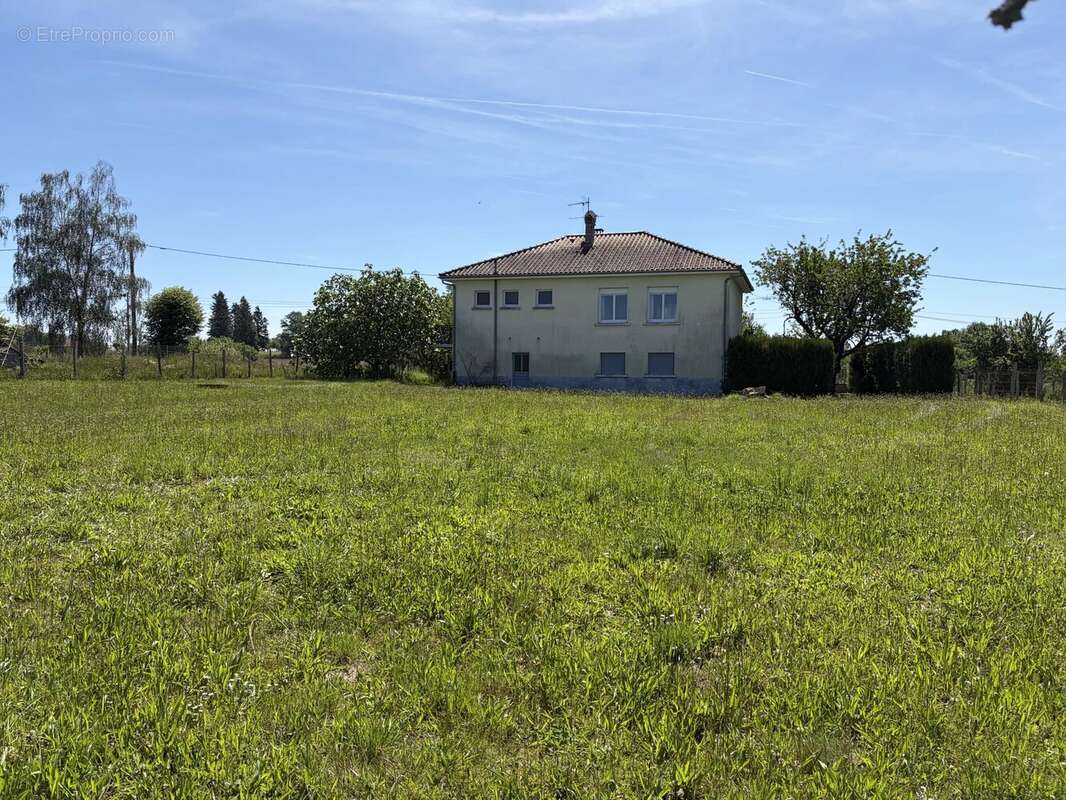Jolie maison de 96 m² à Champs-Romain - photo 2