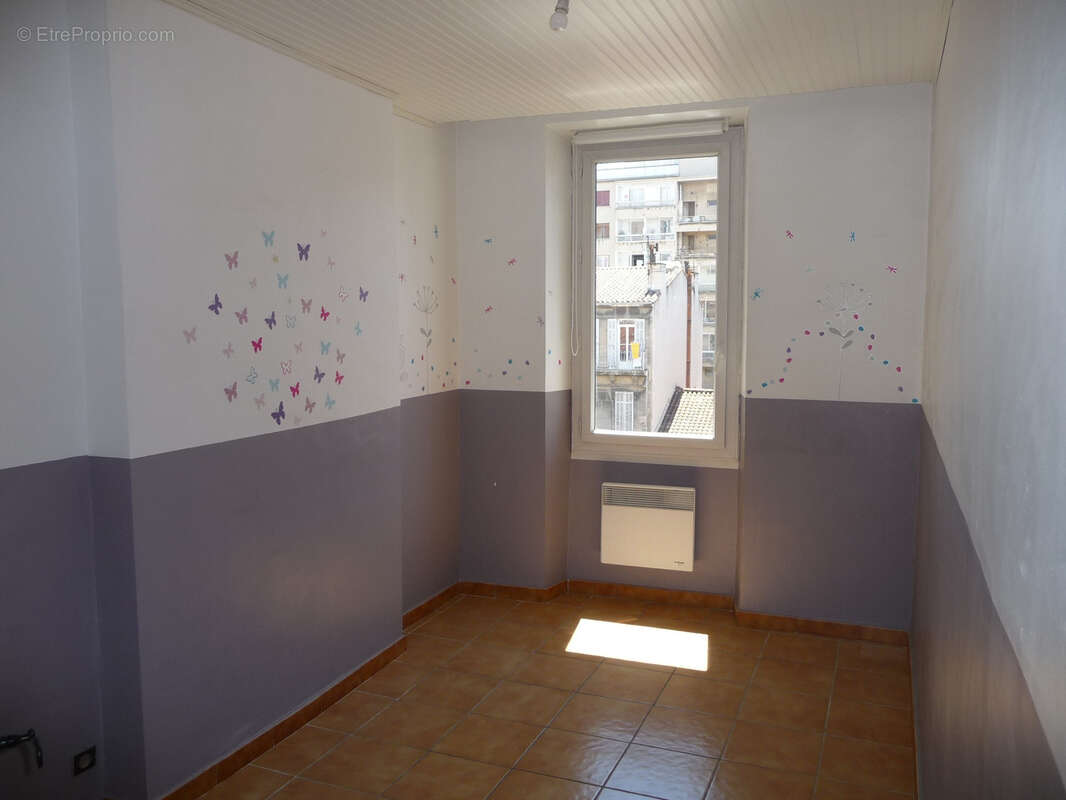 Appartement à MARSEILLE-3E