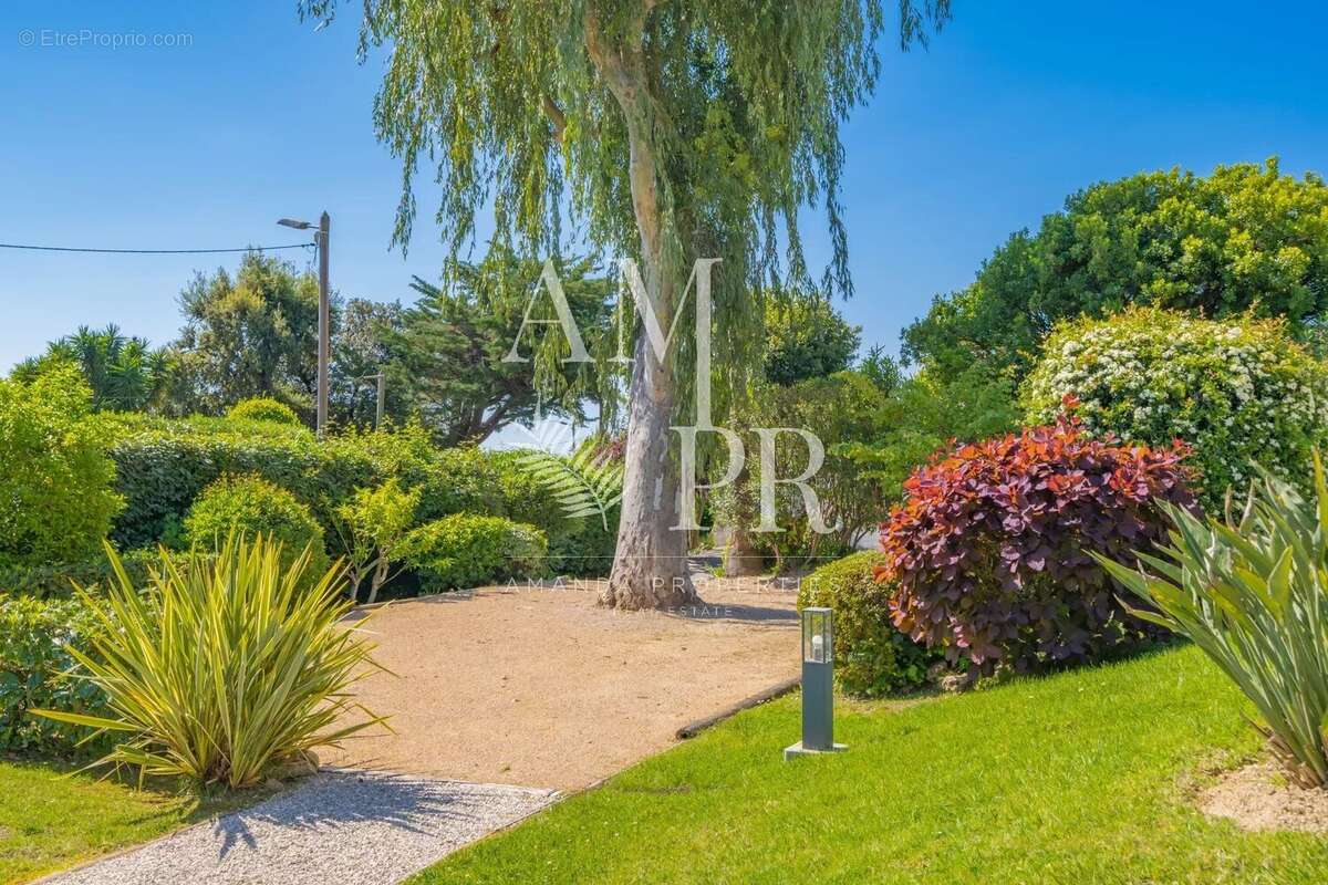 Cannes Californie – Élégance Contemporaine et Vue Mer d’Exception dans un Domaine Privé - photo 36