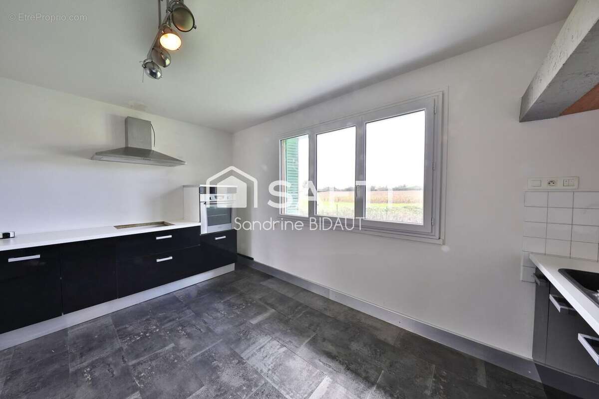 Photo 2 - Maison à MONTREVEL-EN-BRESSE