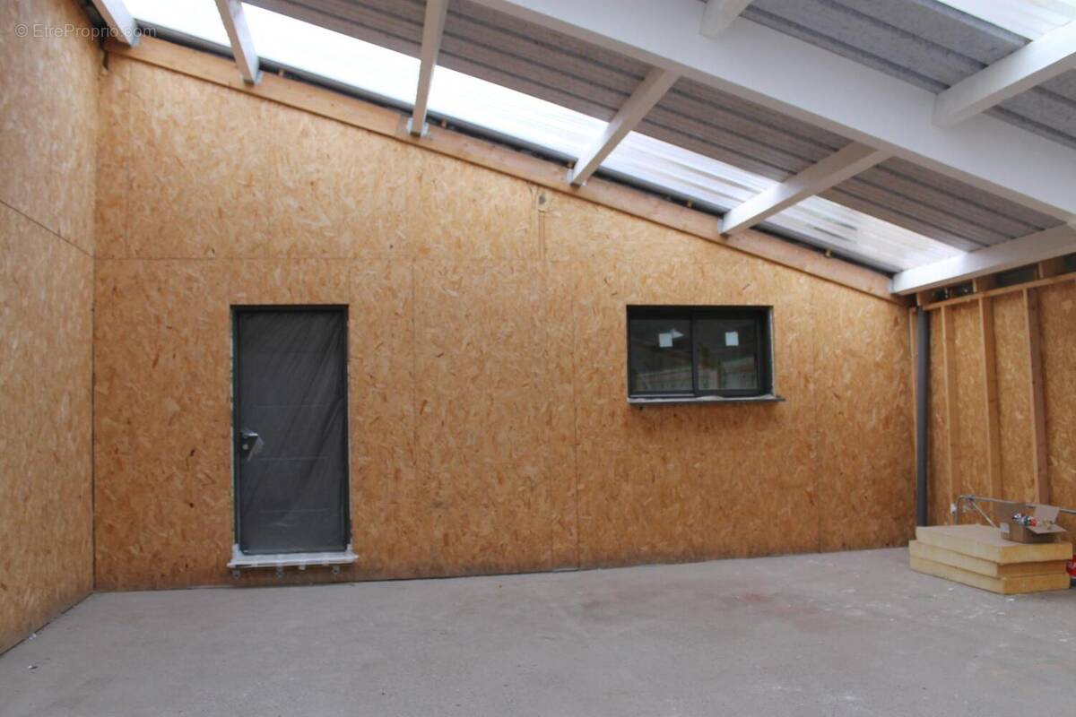 Photo 1 - Commerce à VICHY