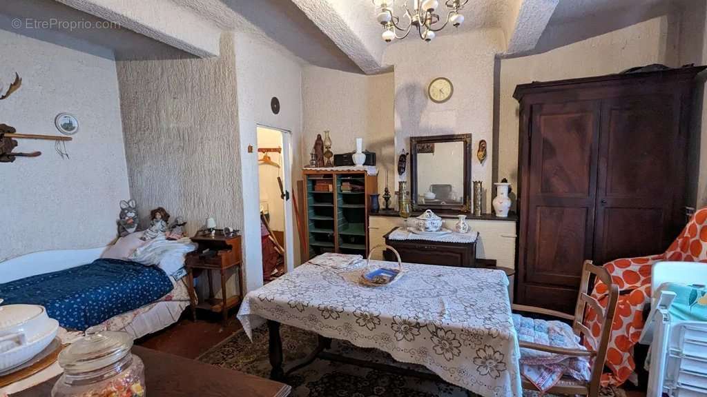 Appartement à CARCES