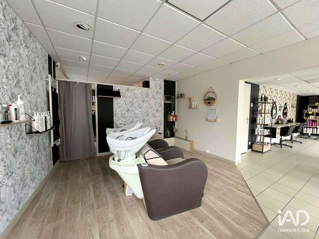 Photo 3 - Commerce à CONDE-SUR-VIRE