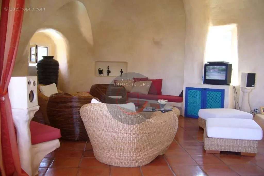 Maison à MANDELIEU-LA-NAPOULE