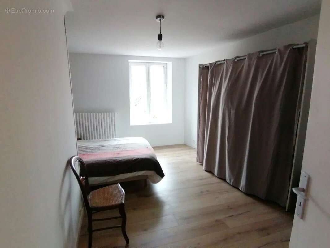 Maison à SAINT-GERVAZY