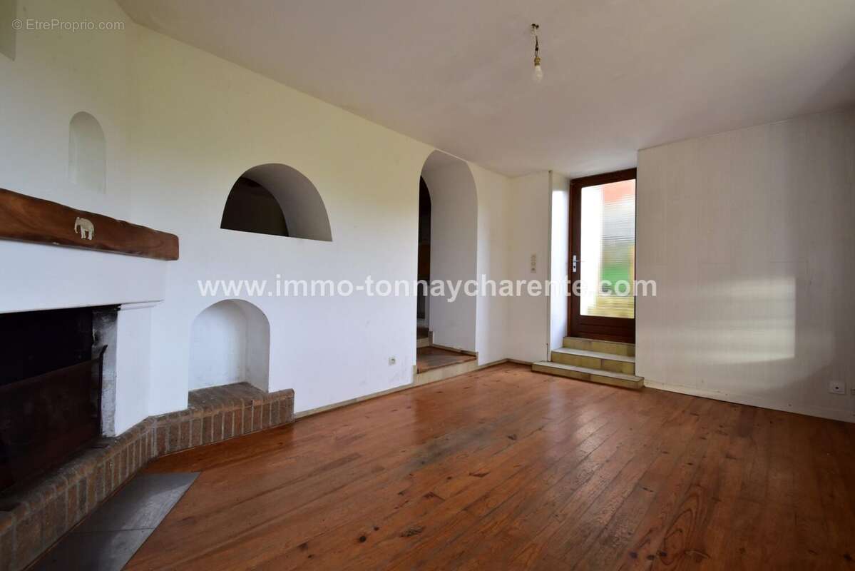 Maison à TONNAY-BOUTONNE