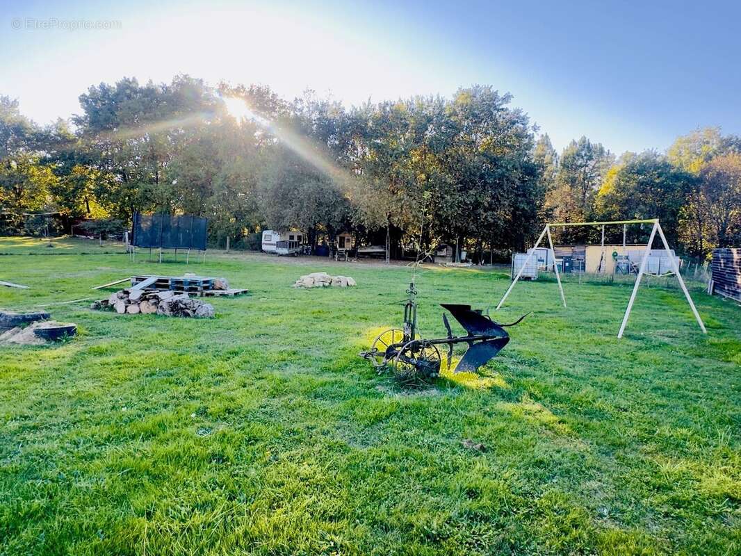 Maison à CONNE-DE-LABARDE
