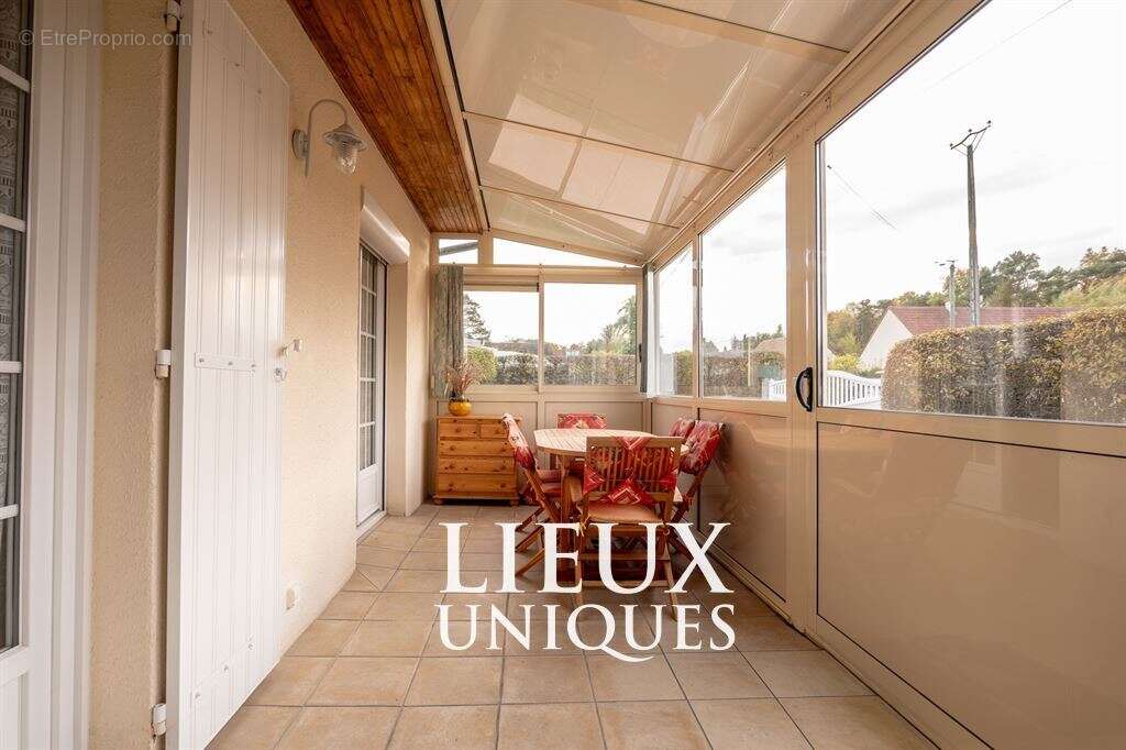 Maison à MEUSNES