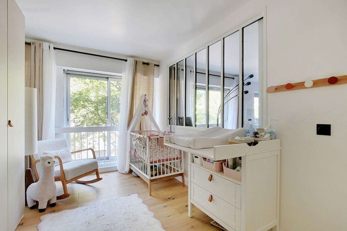 Appartement à PARIS-11E