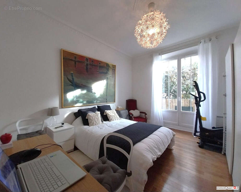 Chambre 1 - Appartement à GRENOBLE