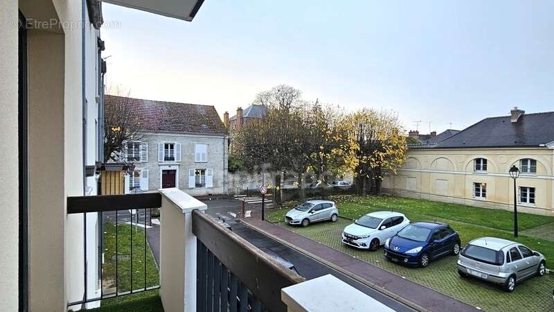 Appartement à MORIGNY-CHAMPIGNY