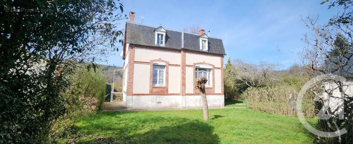Maison à MONTREUILLON