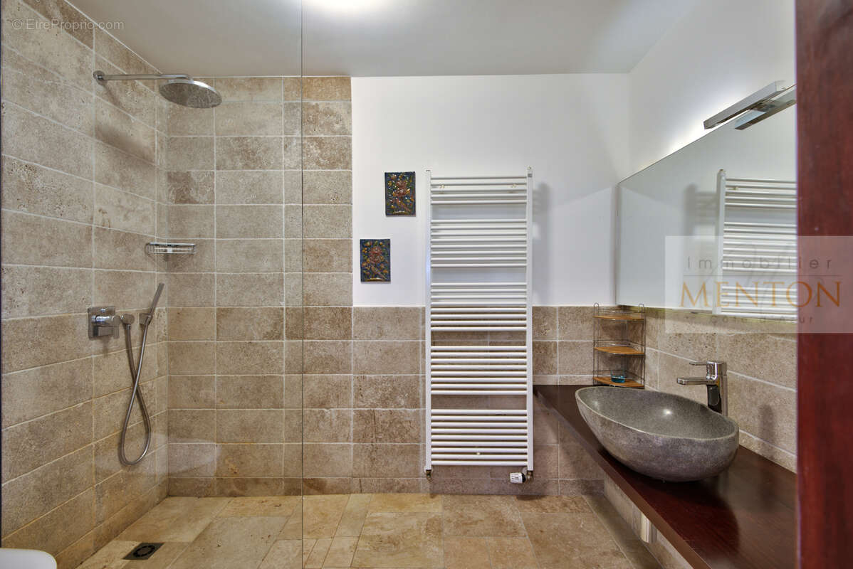 Menton - quartier  annonciade -  3 villas - vue panoramique mer - piscine 1800m terrain  - parkings - photo 30