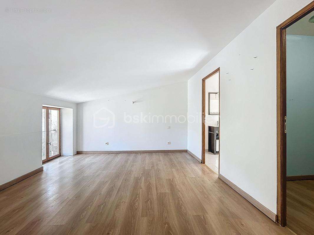Deux maisons, deux extérieurs, un seul prix ! 95 000 € HAI à Hérépian - photo 5