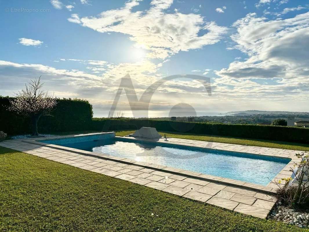 Maison à VILLENEUVE-LOUBET