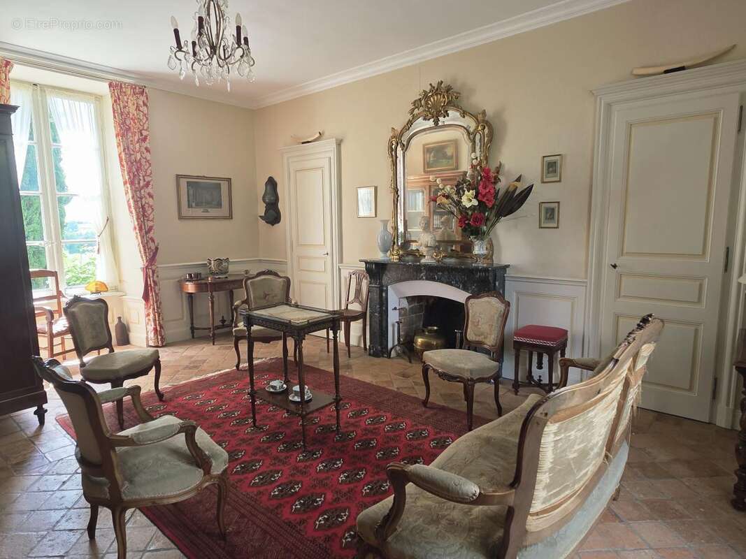 Maison 232 m² à Saint-Fort  - photo 4